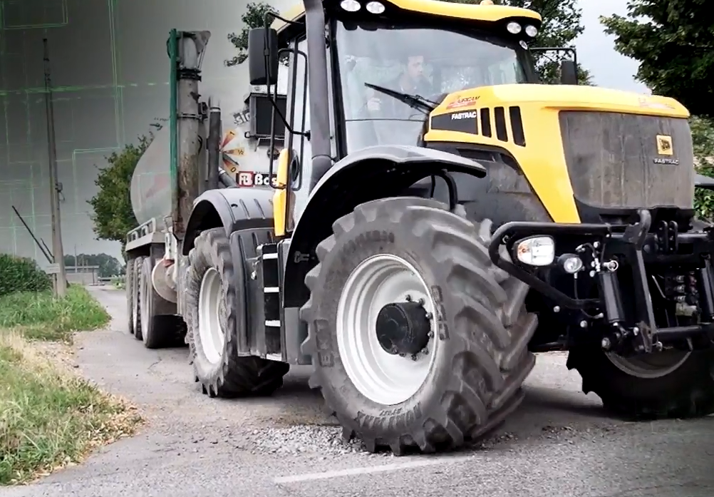 Сделано BKT: Agrimax Sirio - высокоскоростная радиальная шина для тракторов задействованных в перевозках тяжелых грузов.. 